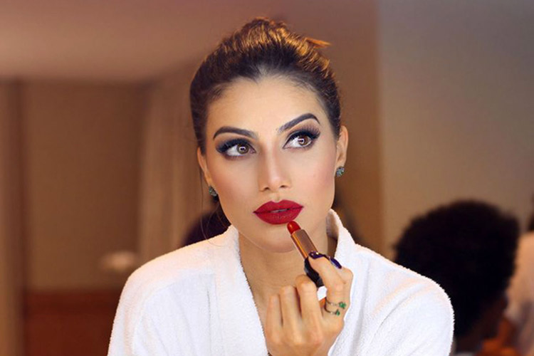 truques para batom não borrar nos dentes