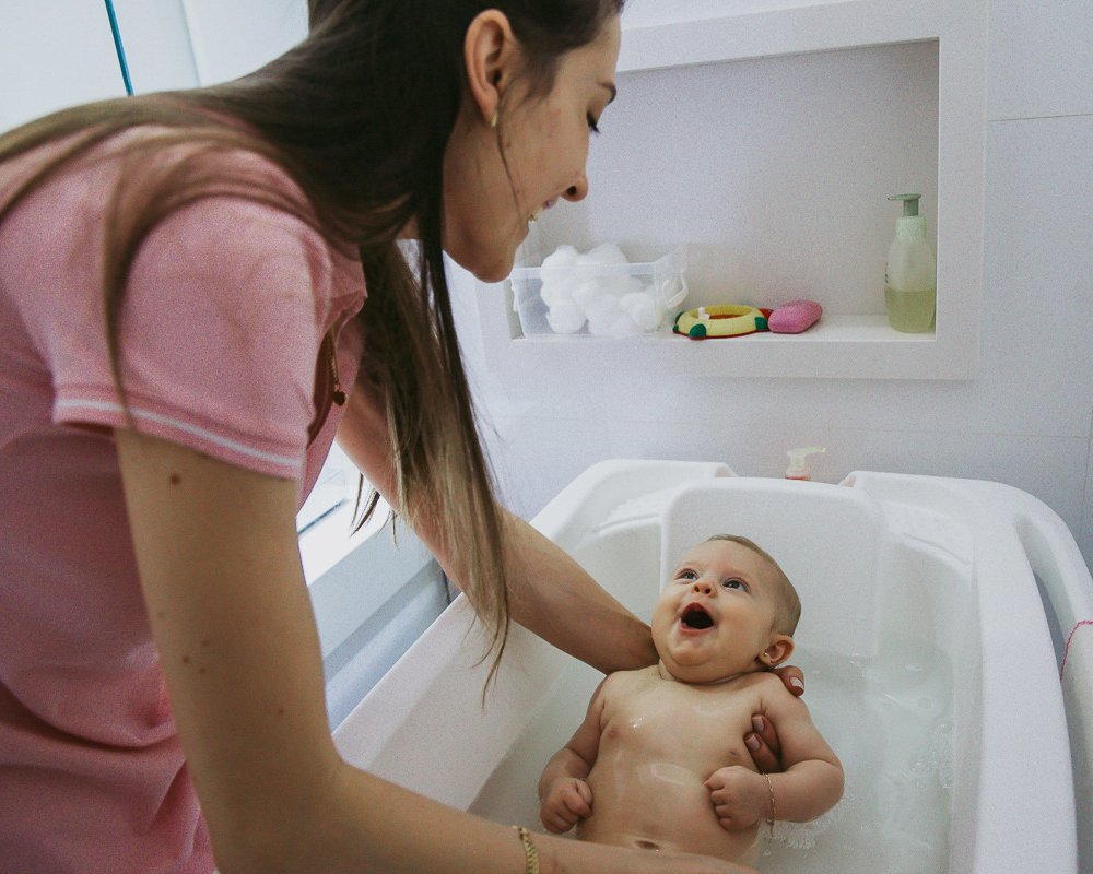 Os Benefícios do Contato Pele a Pele Além do Banho