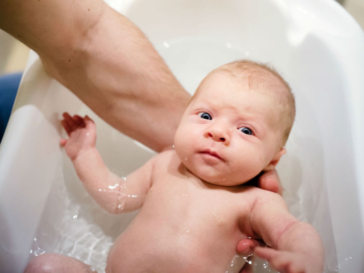 Como Lidar com o Choro do Bebê Durante o Banho: Dicas Práticas