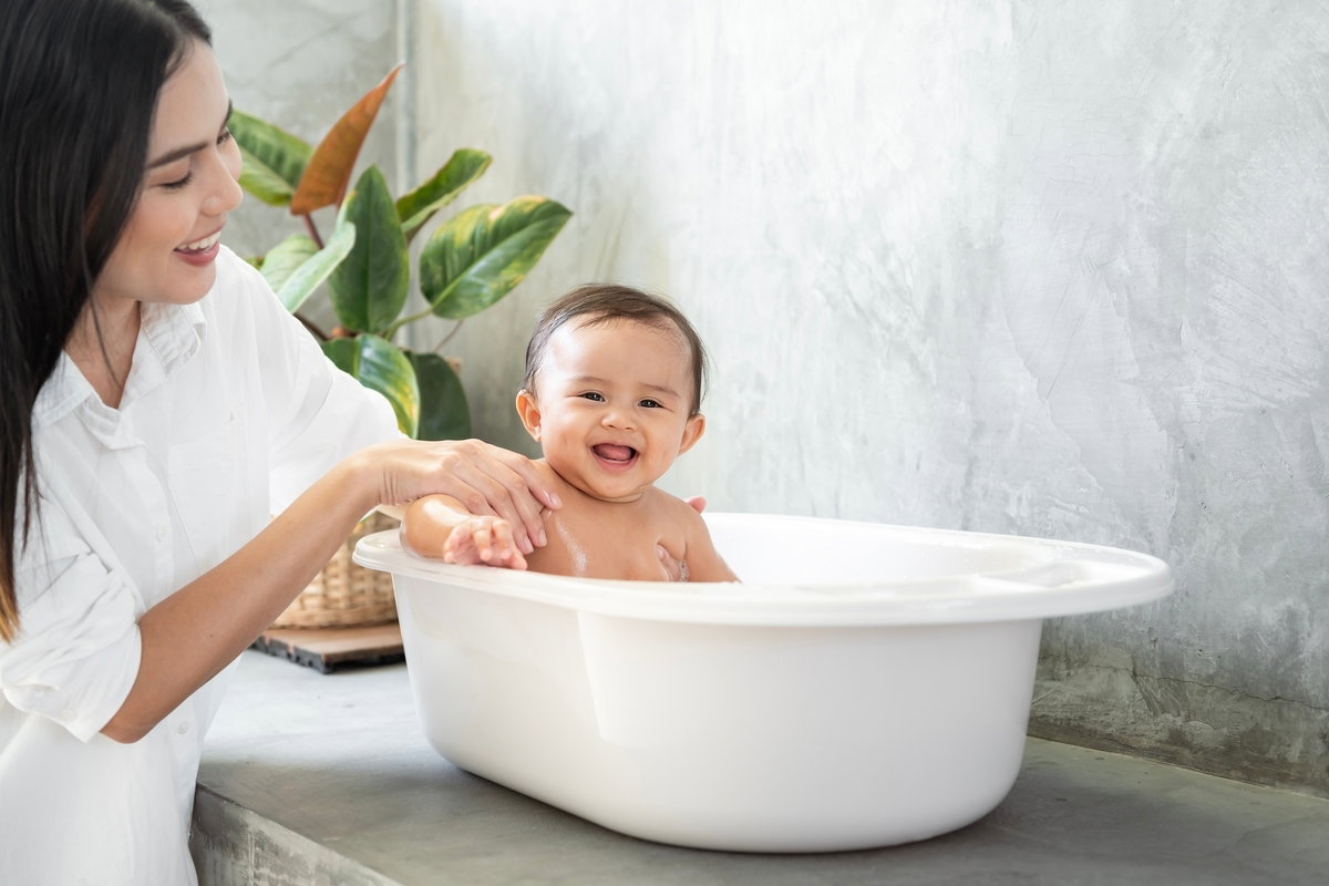 Guia Completo: Como Escolher os Melhores Acessórios para o Banho do Bebê