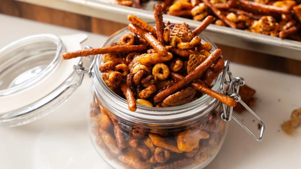 Como preparar snacks de nuts e sementes para a mala