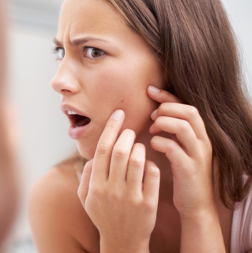 Como remover cravos do nariz sem machucar a pele