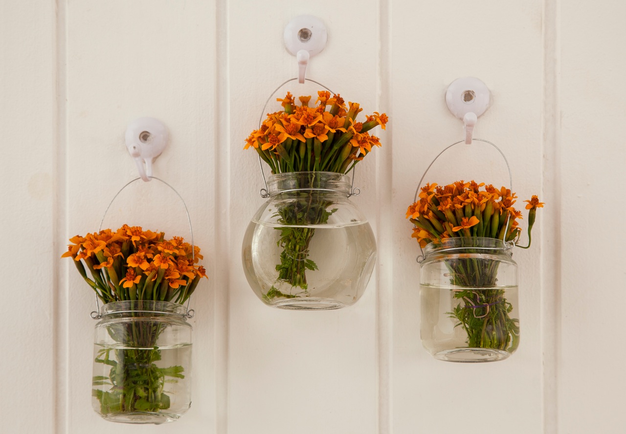 DIY: Crie Luminárias Românticas com Potes de Vidro e Velas