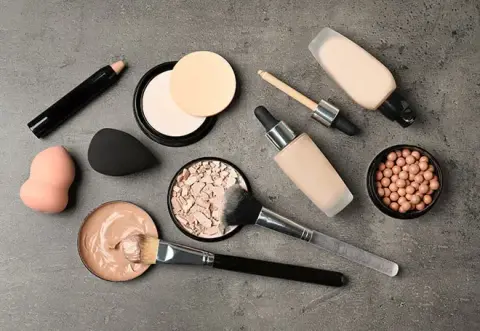 como tirar base de roupa