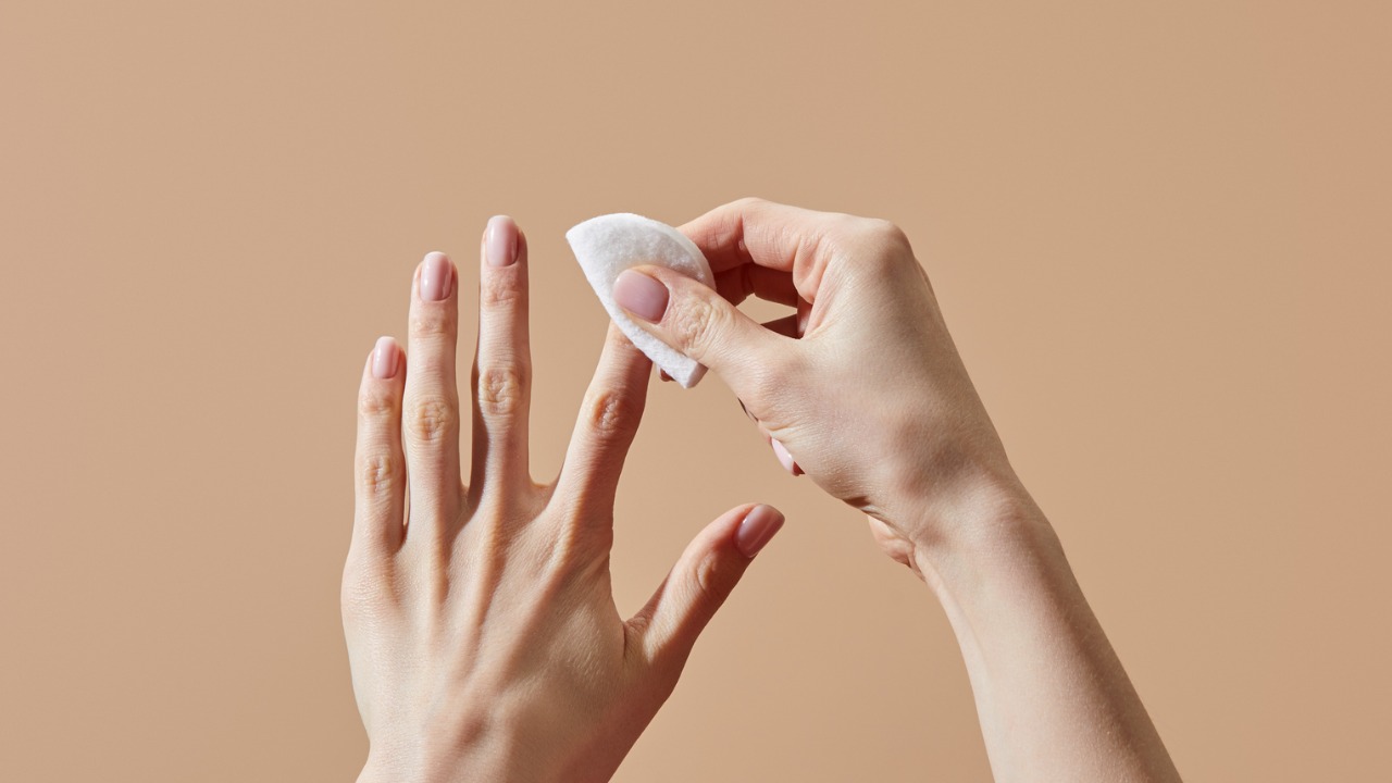 erros comuns ao remover esmalte em gel