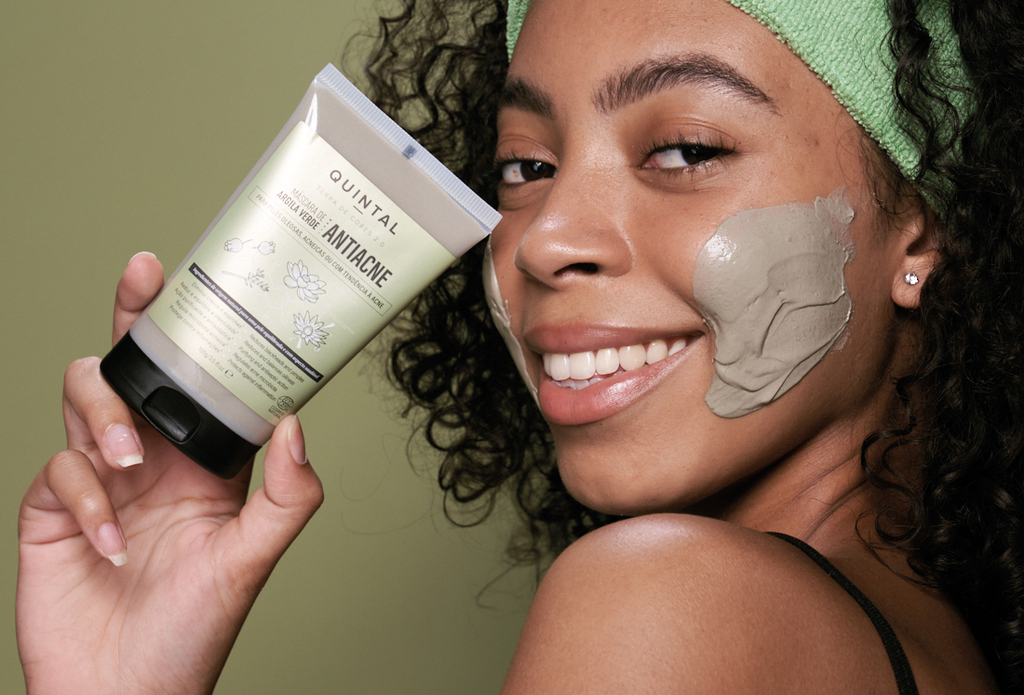 Argila Verde: Solução para Pele Oleosa e Acneica