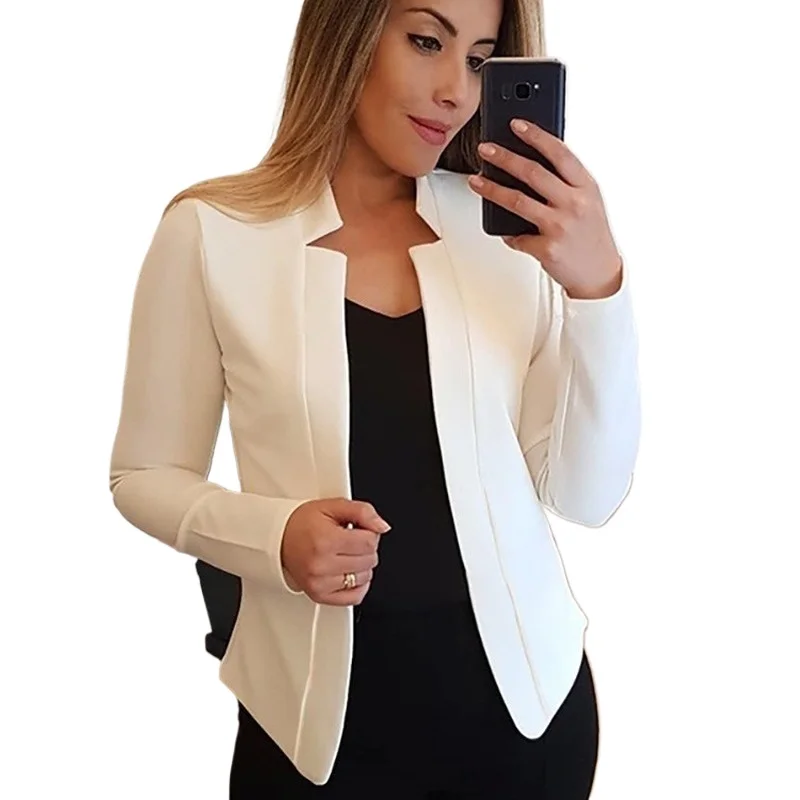 5 formas de combinar blazer branco com shorts e vestidos