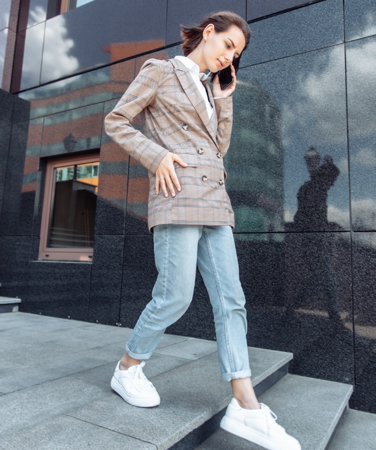 Como usar blazer feminino em looks casuais