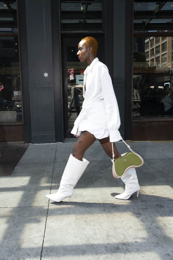 Bota Branca e Vestido: A Combinação Perfeita