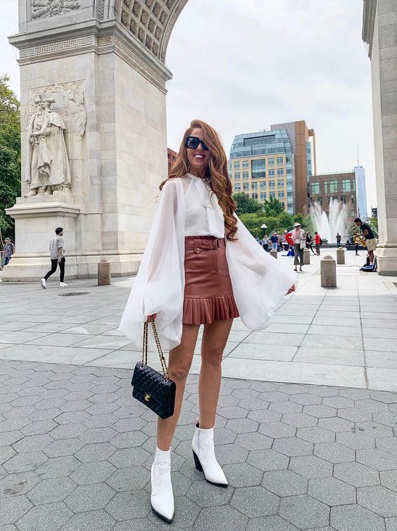 Looks de Trabalho com Bota Branca de Bico Fino