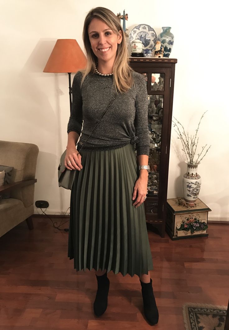 5 maneiras de usar saia plissada com bota no inverno