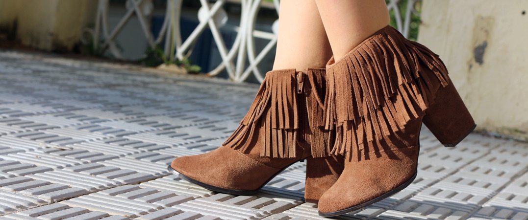 Como usar bota de cano curto com vestido longo