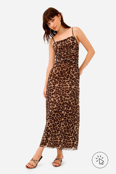 vestido fluido com coturno