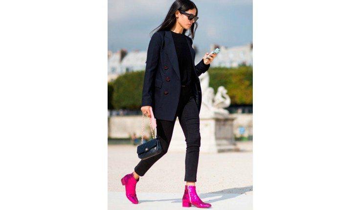 Bota de Verniz Preta: 10 Looks Essenciais para o Dia a Dia e Noite