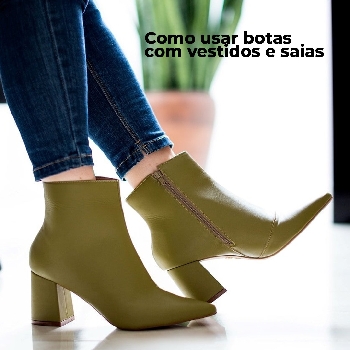 Como Combinar Saias Plissadas com Botas