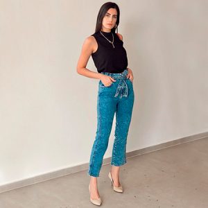 Como usar calça clochard: dicas para marcar a cintura