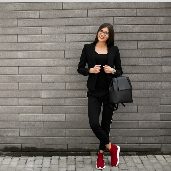 Sapatos que elevam o look com calça jogger