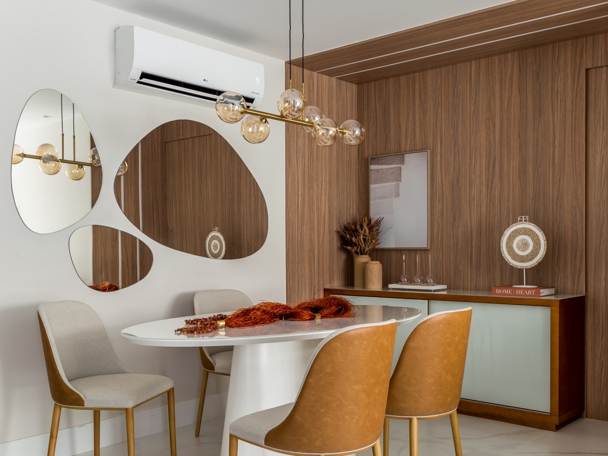 como usar espelhos grandes na sala de jantar para ampliar espaço