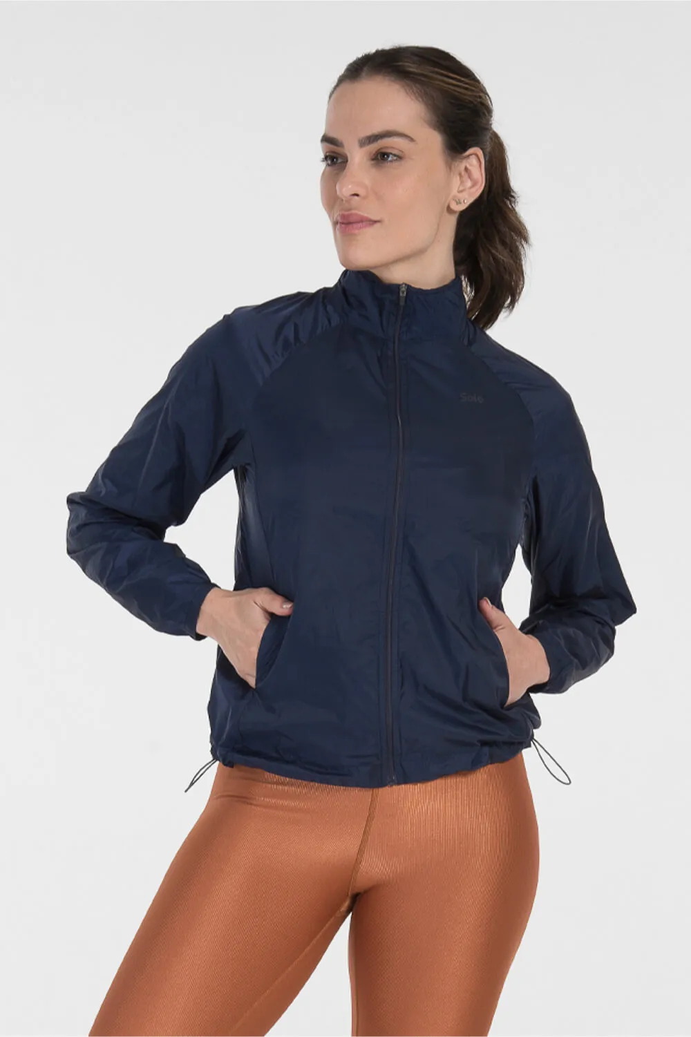 Jaqueta Corta-Vento Masculina: 7 Looks Essenciais para o Dia a Dia