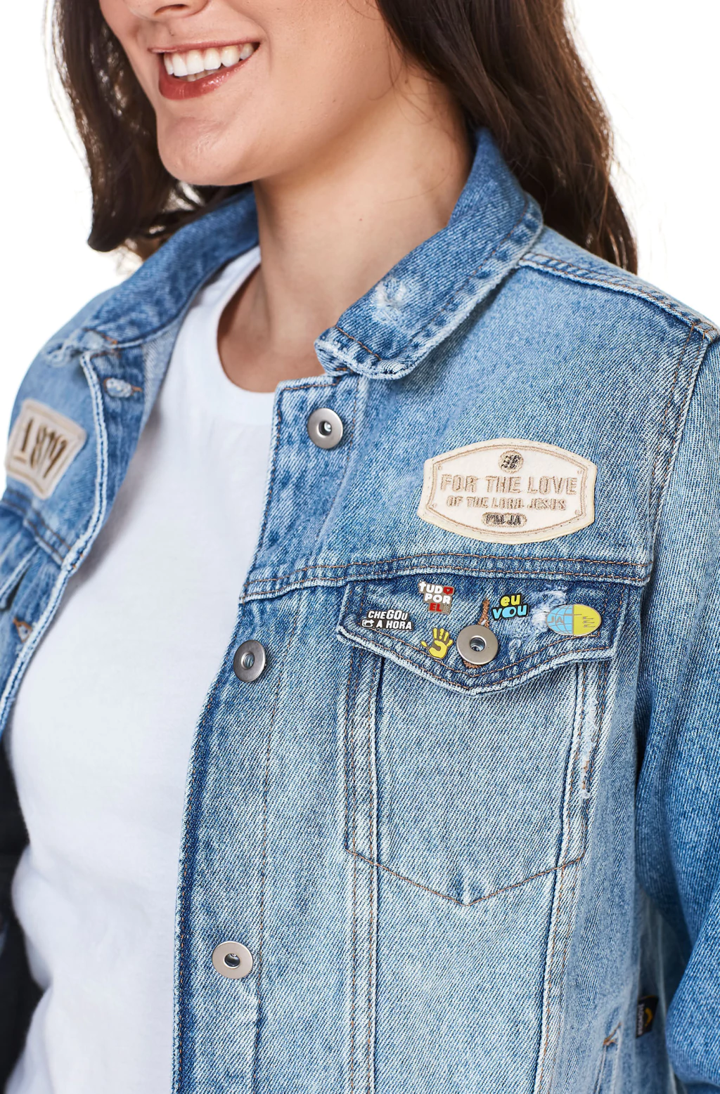 Como usar jaqueta jeans com patches e pins
