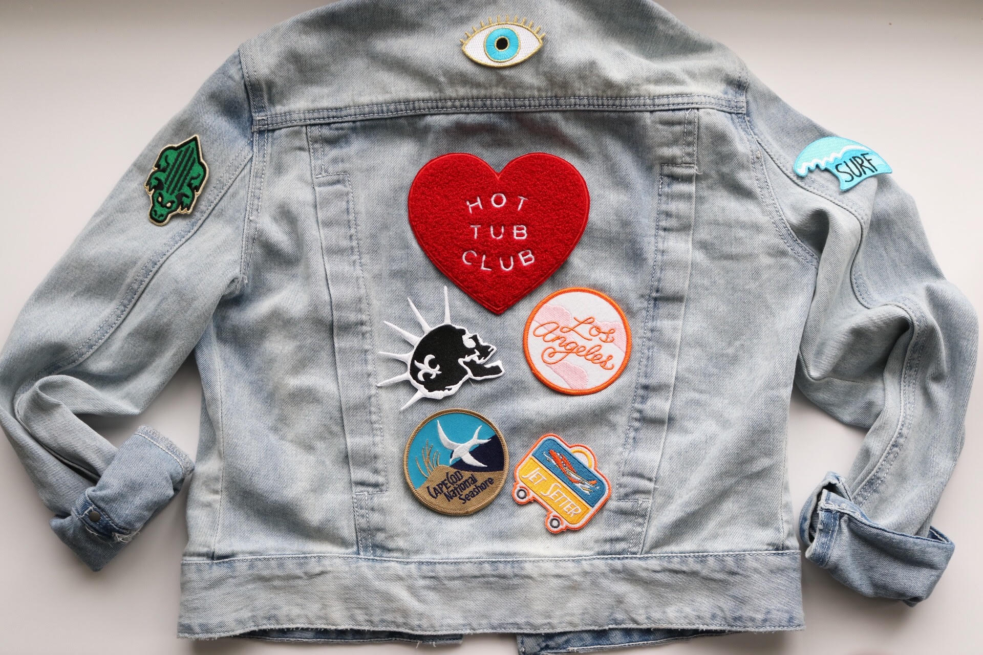 Jaqueta Jeans Customizada para Cada Estilo: Rocker