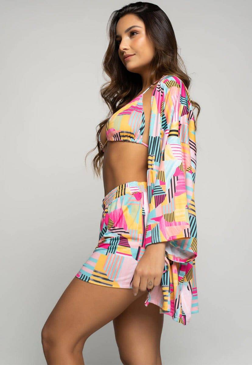 Como usar kimono estampado com shorts jeans