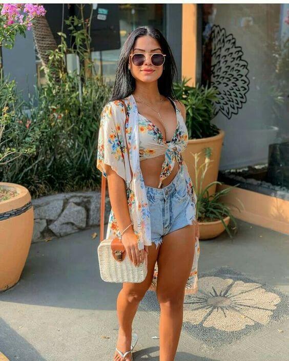 looks com kimono estampado e shorts jeans