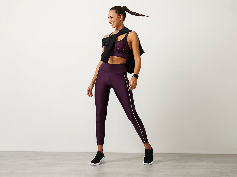 Guia Completo: Como Transformar Sua Legging em Peça Chique para o Dia a Dia; Legging Além da Academia: 7 Looks Essenciais para Arrasar no Estilo Urbano; O Segredo da Legging Elegante: Escolha o Tecido Certo e os Acessórios Perfeitos; Desvendando a Legging: Calçados e Sobreposições que Elevam Seu Visual; De Esportiva a Sofisticada: Como Usar Legging em Qualquer Ocasião (e o que Evitar!)