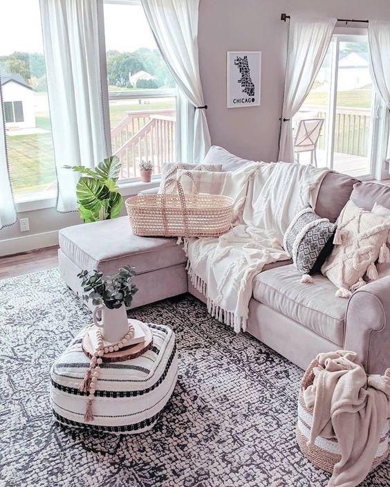 Como usar mantas de algodão em sofás de linho