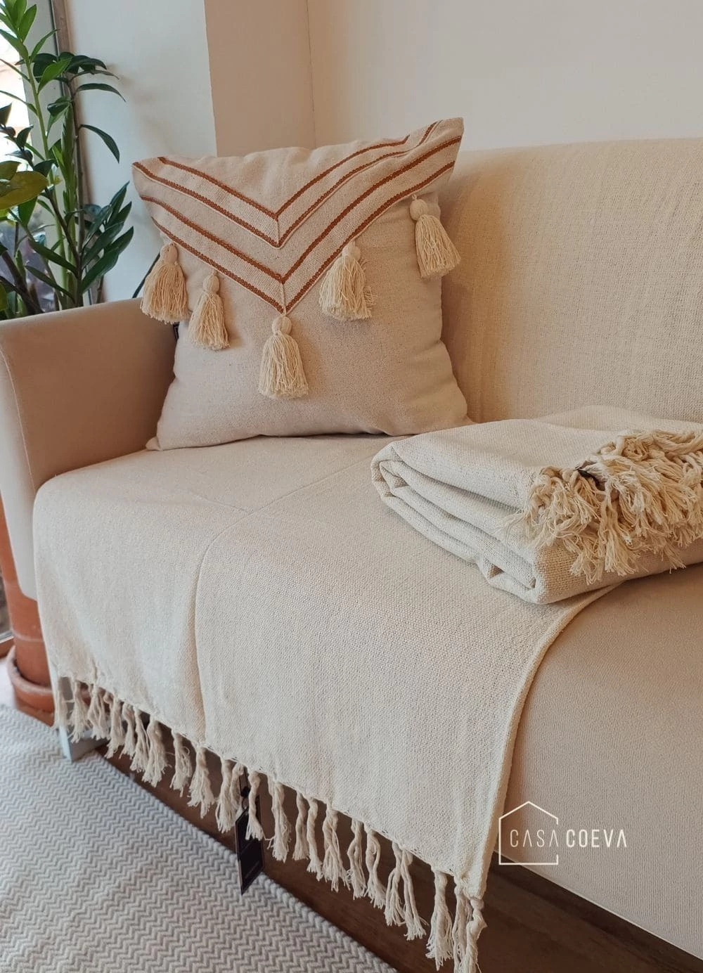 Como Combinar Almofadas e Mantas para um Sofá de Linho Perfeito