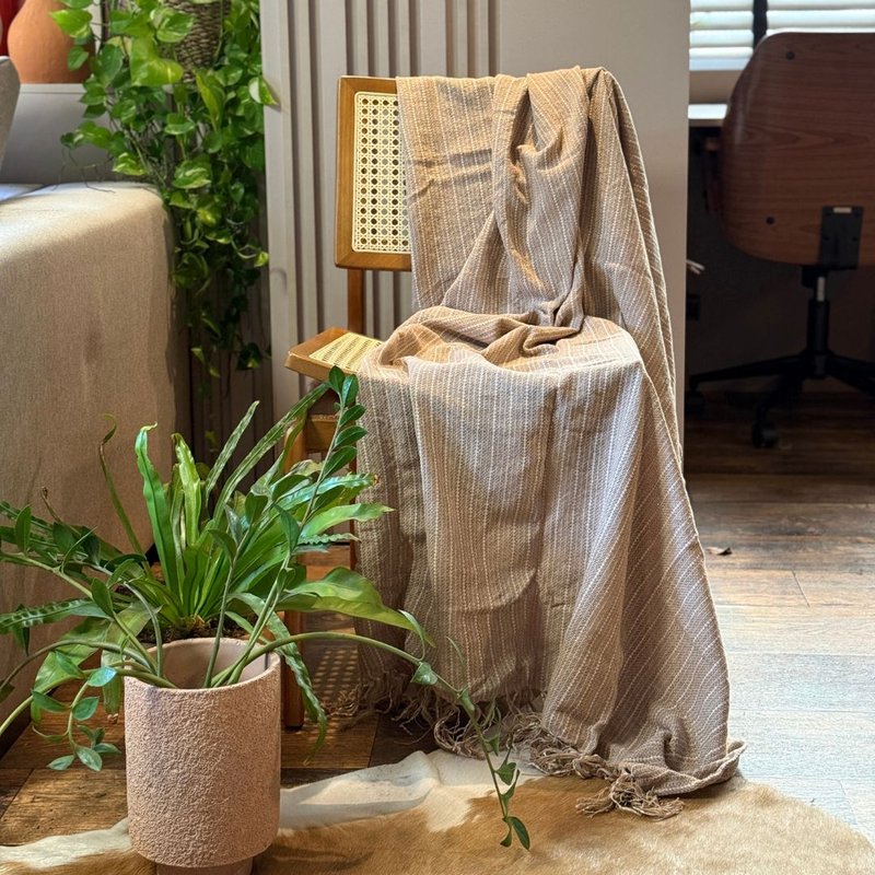 Manutenção e Cuidados: Prolongando a Vida Útil do Seu Sofá de Linho