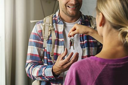 Os Sinais de Alerta ao Escolher um Host no Couchsurfing