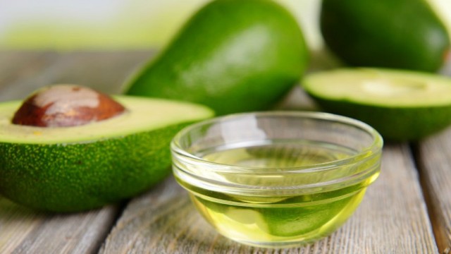 Como usar óleo de abacate no cabelo e na pele