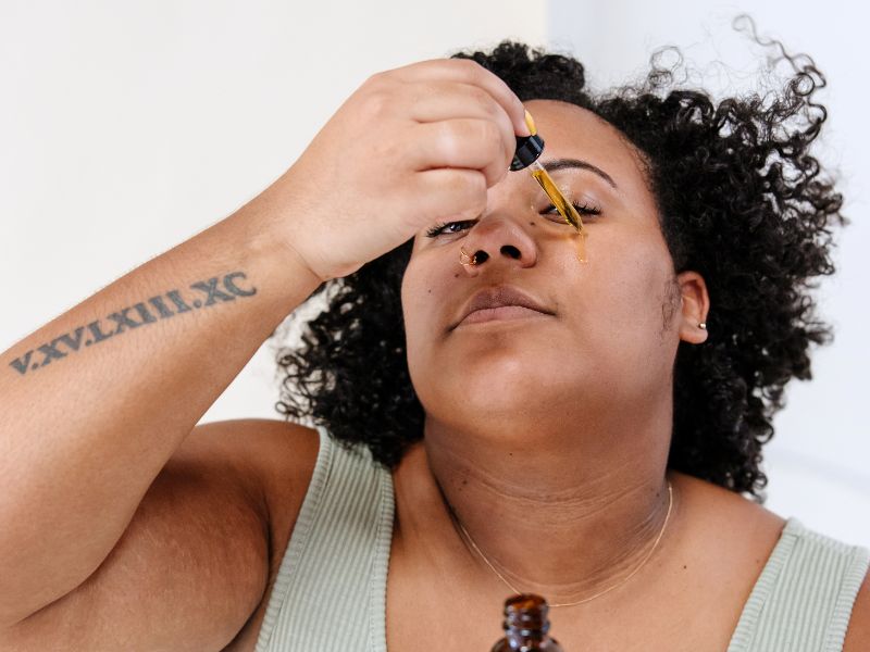 erros comuns ao usar óleo de rosa mosqueta no rosto