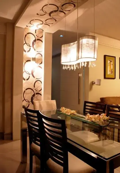 Parede de Destaque vs. Ambiente Completo: Qual Papel de Parede Escolher?