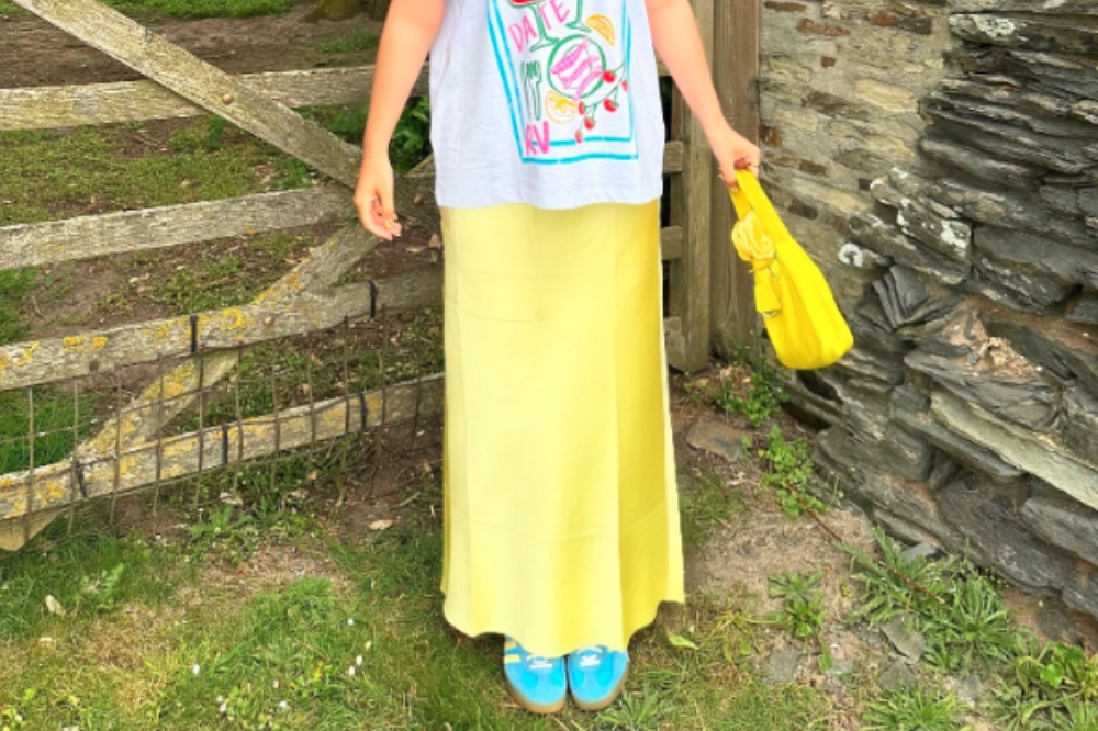 onde comprar saia midi estampada barata para usar com t-shirt