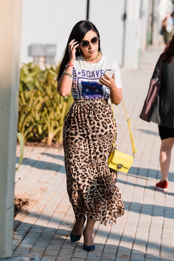 onde comprar saia midi estampada barata para usar com t-shirt