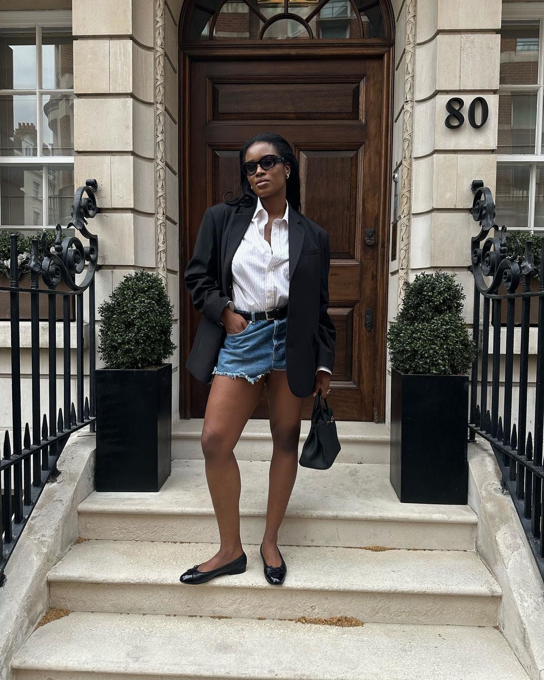 Cores de Sapatilha Essenciais para um Guarda-Roupa Minimalista em 2026