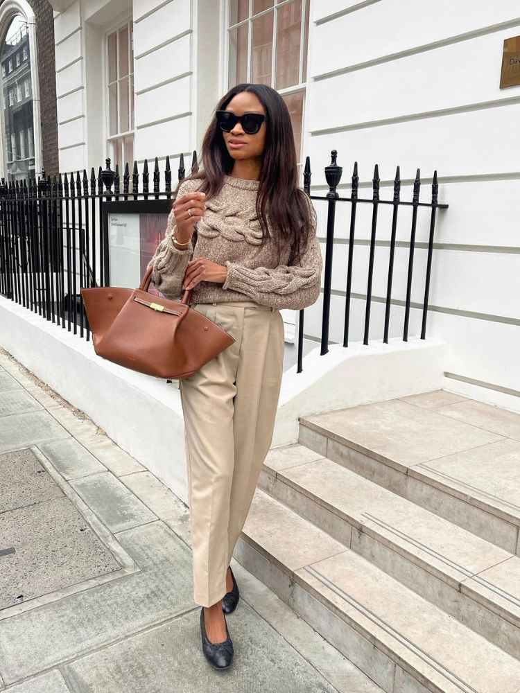 Sapatilhas com Meia: Desvendando a Tendência Mais Polêmica da Moda