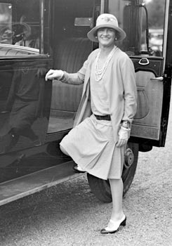 história do sapato bicolor chanel