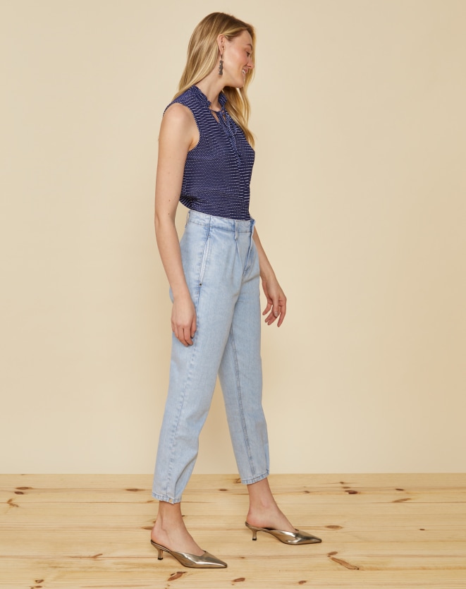 Scarpin Nude ou Preto: Qual Escolher para Alongar a Silhueta com Jeans?