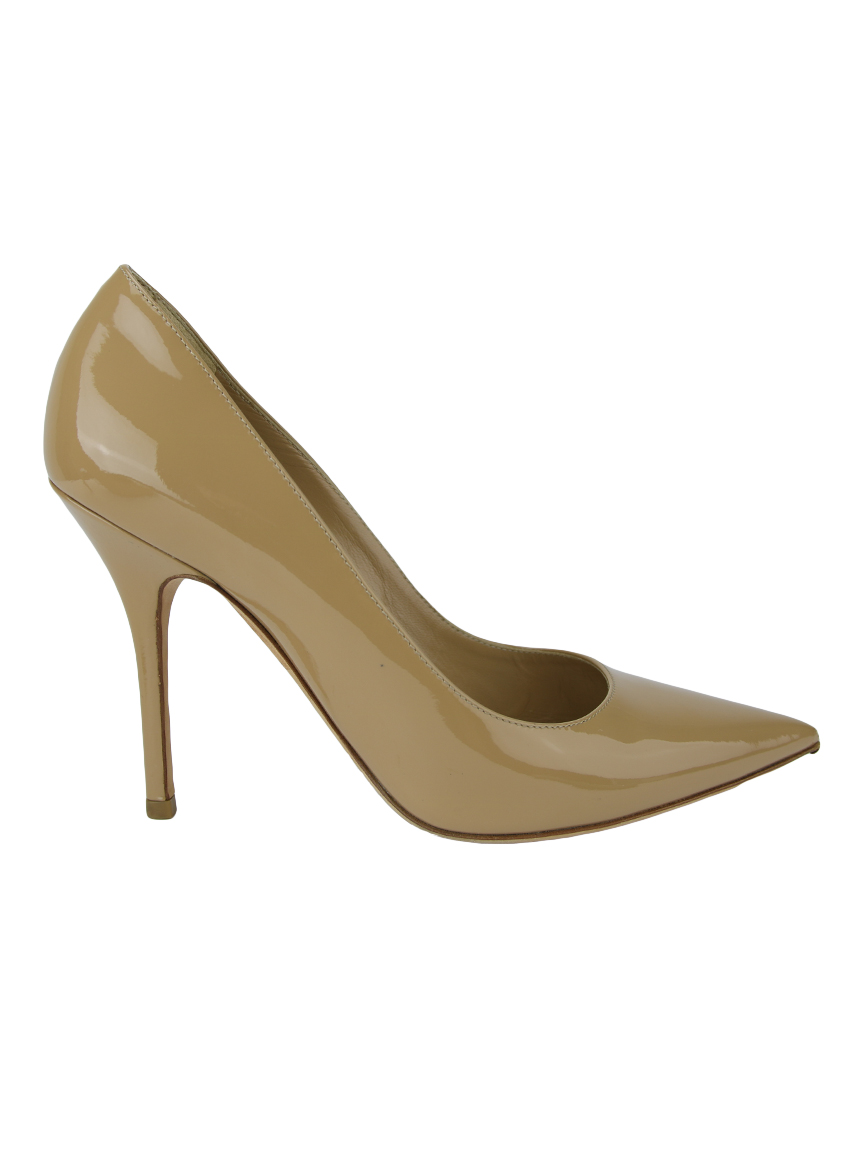 Ankle strap: Por que evitar para alongar as pernas com scarpin nude?