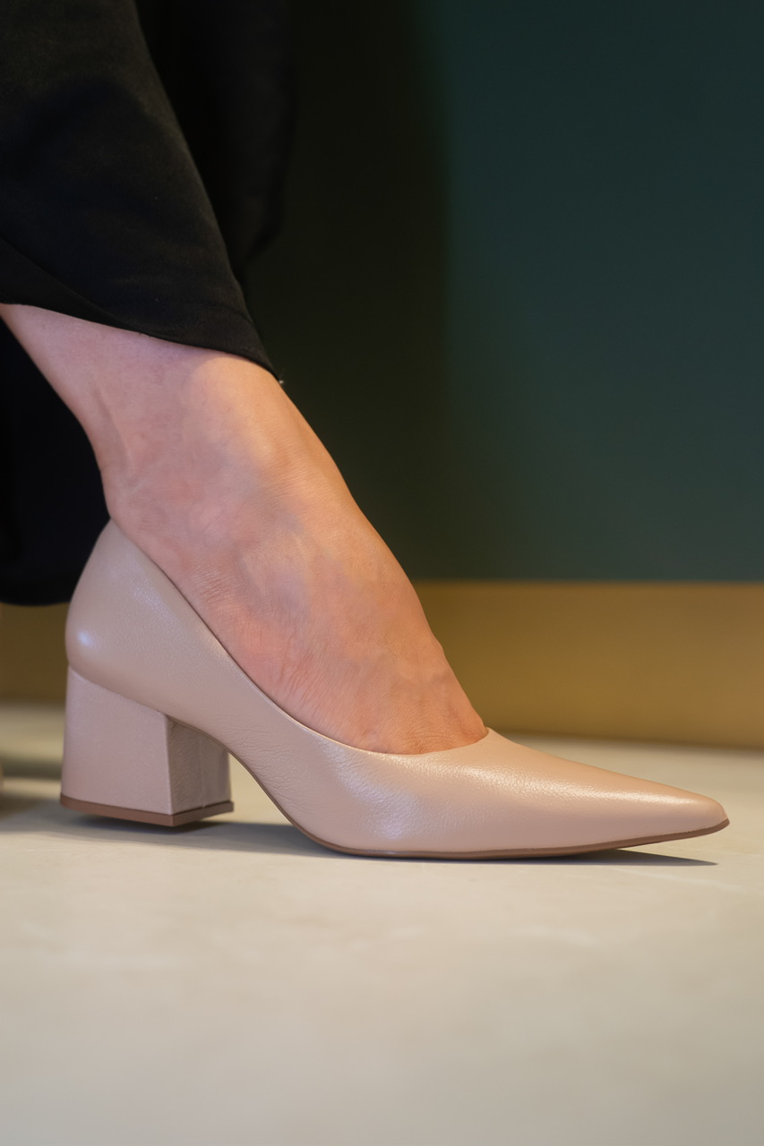 Guia definitivo: Como escolher o tom de scarpin nude ideal para sua pele