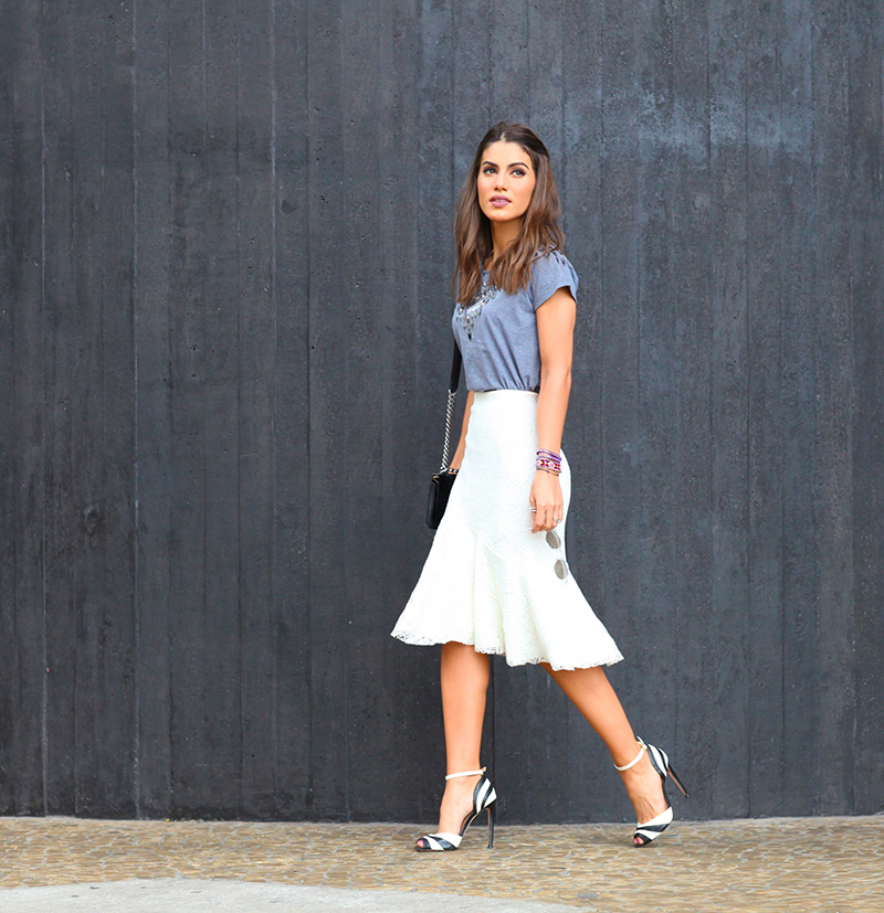 Saia de Brilho: Do Dia à Noite com Versatilidade e Elegância