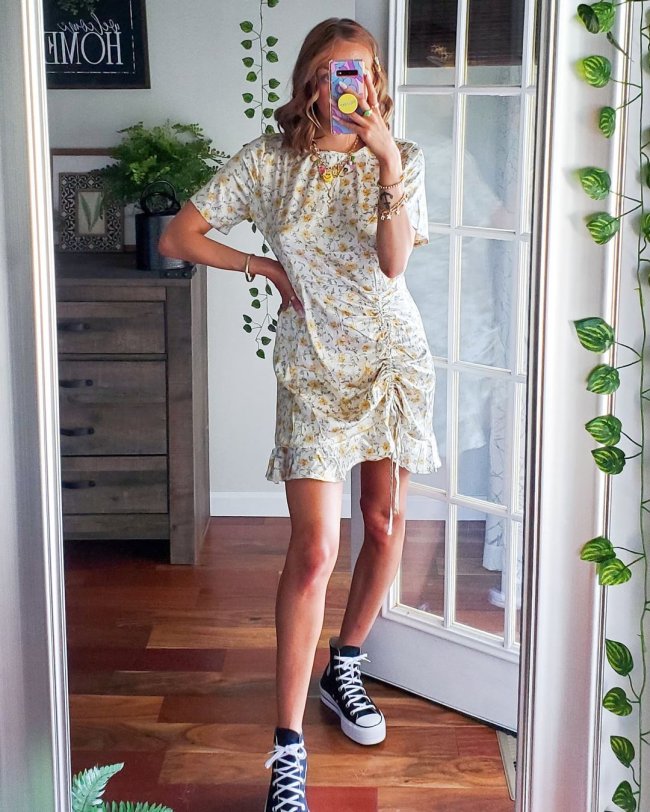 Vestido Longo com Tênis Flatform: Inspirações de Looks para Todas as Ocasiões