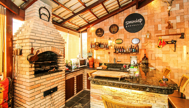 Como usar tijolinho aparente na decoração da sala