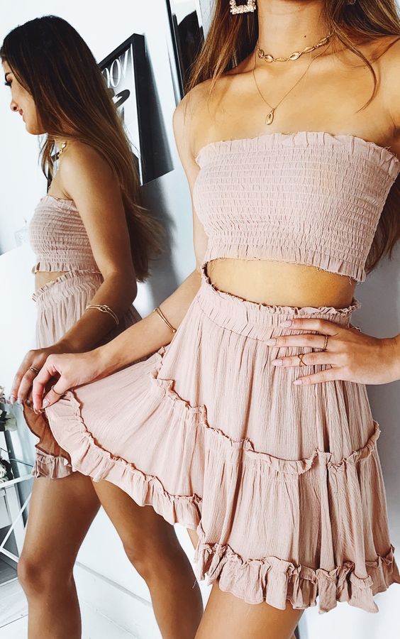 Como usar top faixa (tube top) em looks de verão