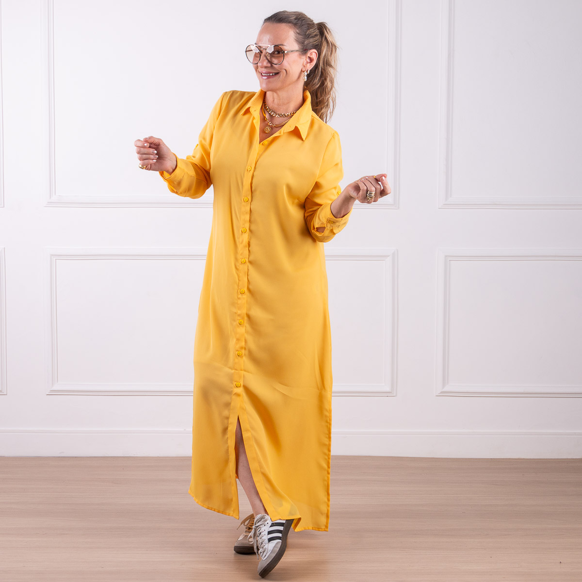 Chemise no trabalho: 5 looks elegantes e profissionais