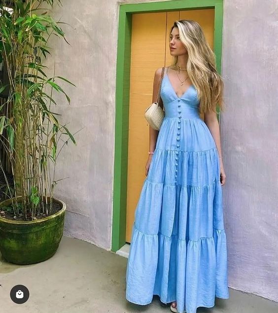 Vestido Longo para Baixinhas: Dicas para Alongar a Silhueta com Estilo