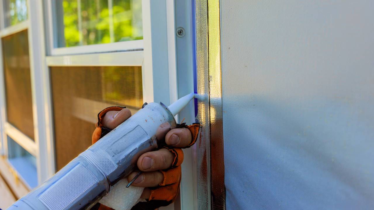 Passo a Passo: Instalação de Escovas de Vedação em Janelas de Correr